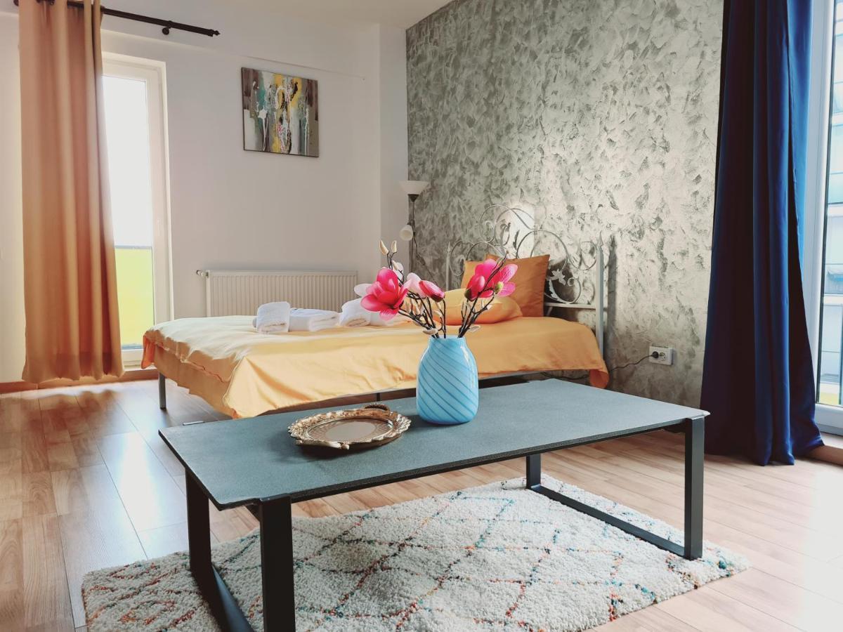Ultracentral 5* Boutique Hotel Style Apartment. Brand New. 2 Rooms. Spacious. Free Parking Клуж-Напока Экстерьер фото