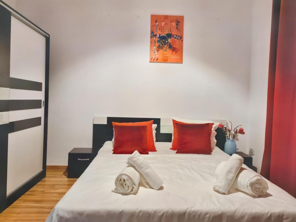 Ultracentral 5* Boutique Hotel Style Apartment. Brand New. 2 Rooms. Spacious. Free Parking Клуж-Напока Экстерьер фото