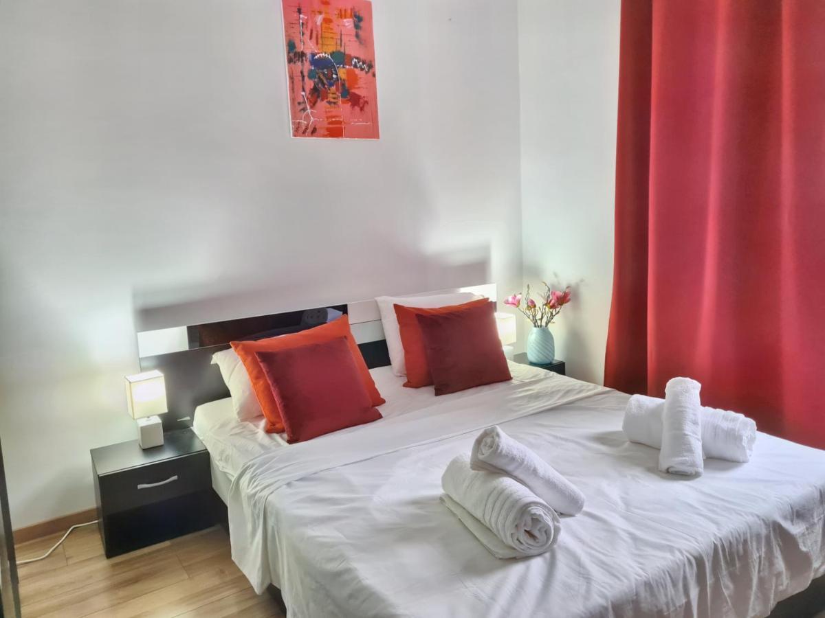 Ultracentral 5* Boutique Hotel Style Apartment. Brand New. 2 Rooms. Spacious. Free Parking Клуж-Напока Экстерьер фото