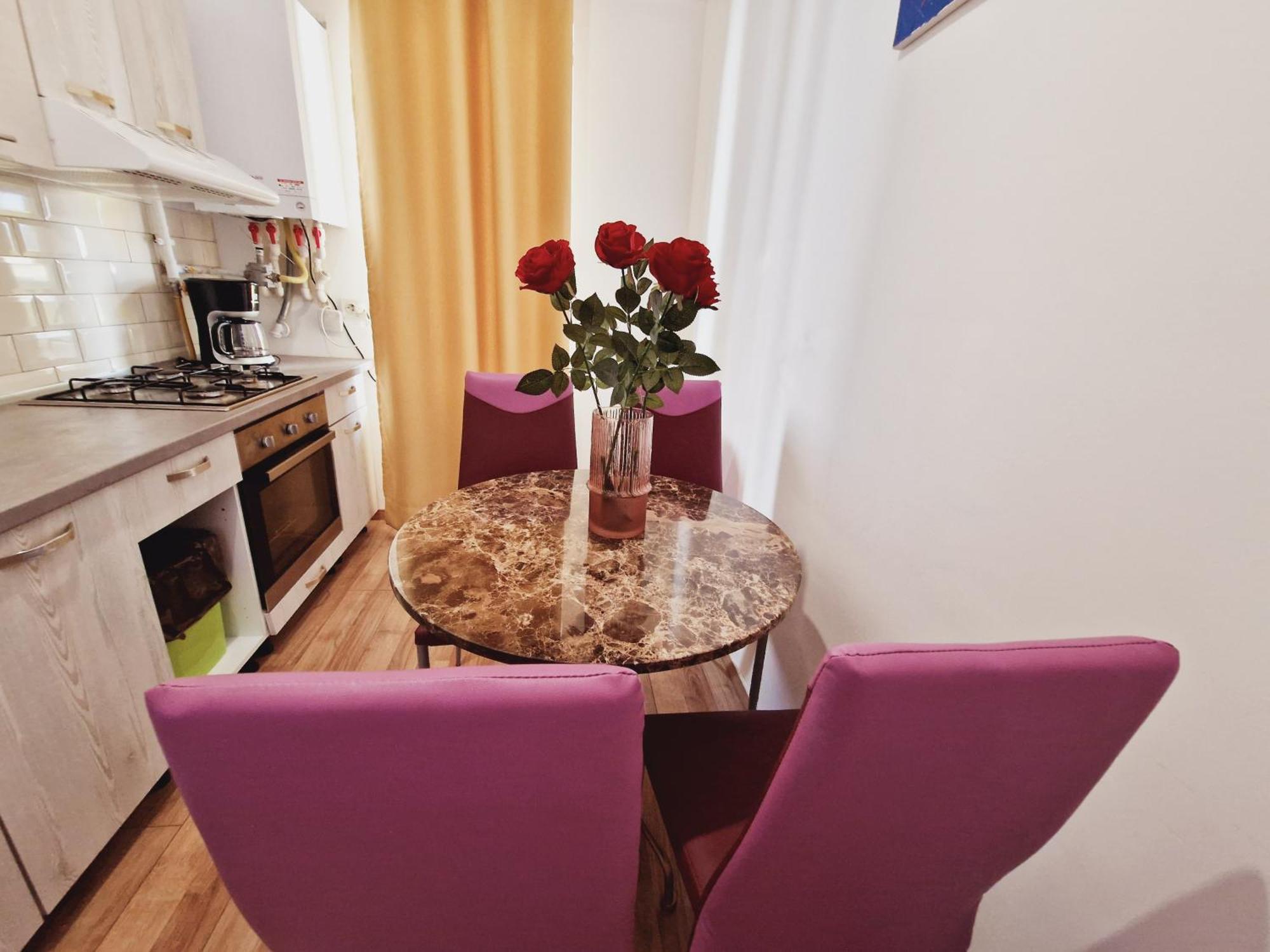 Ultracentral 5* Boutique Hotel Style Apartment. Brand New. 2 Rooms. Spacious. Free Parking Клуж-Напока Экстерьер фото