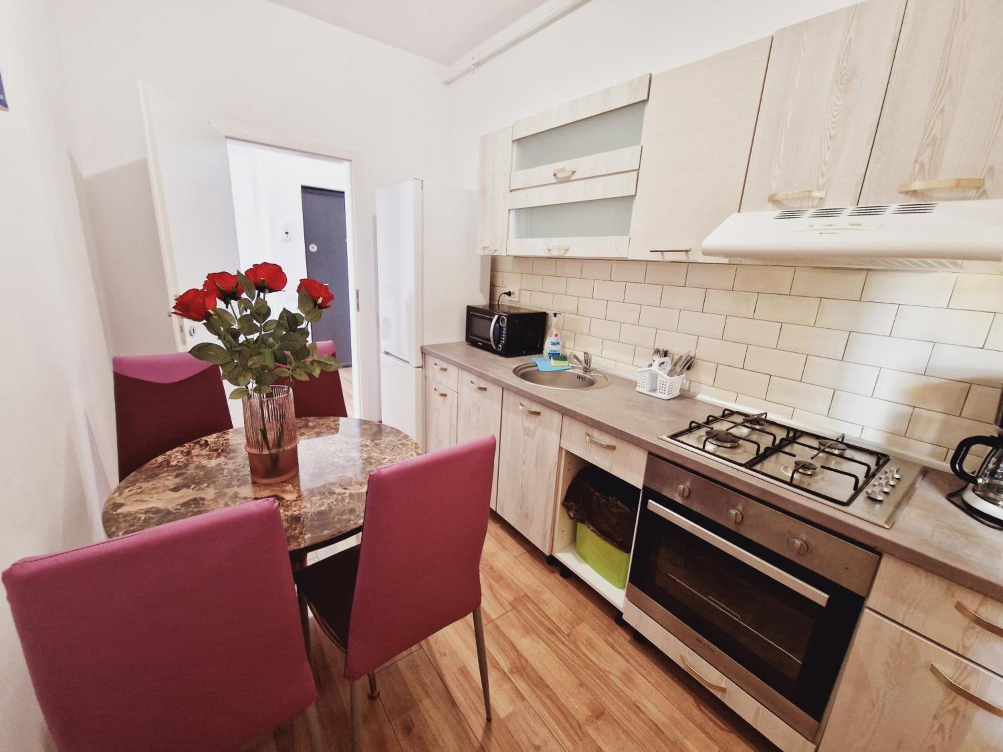 Ultracentral 5* Boutique Hotel Style Apartment. Brand New. 2 Rooms. Spacious. Free Parking Клуж-Напока Экстерьер фото