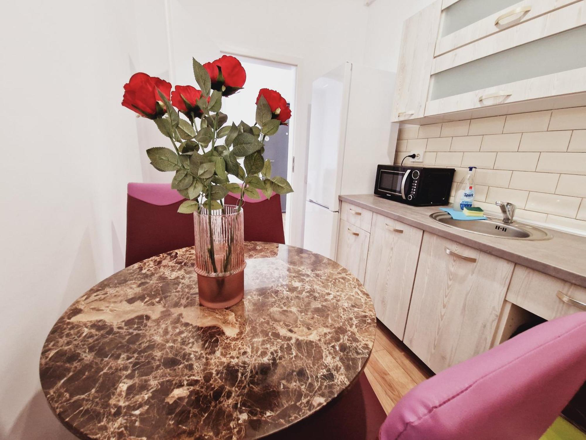 Ultracentral 5* Boutique Hotel Style Apartment. Brand New. 2 Rooms. Spacious. Free Parking Клуж-Напока Экстерьер фото