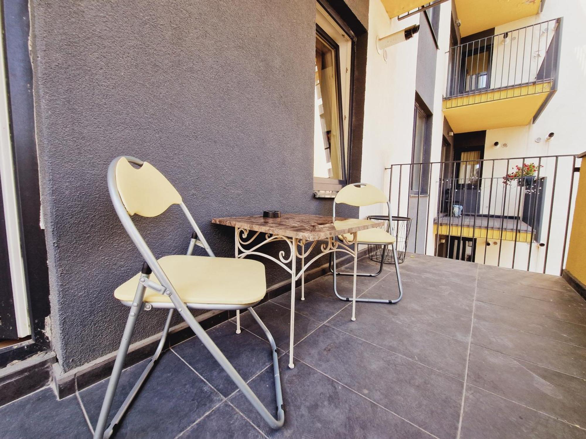 Ultracentral 5* Boutique Hotel Style Apartment. Brand New. 2 Rooms. Spacious. Free Parking Клуж-Напока Экстерьер фото
