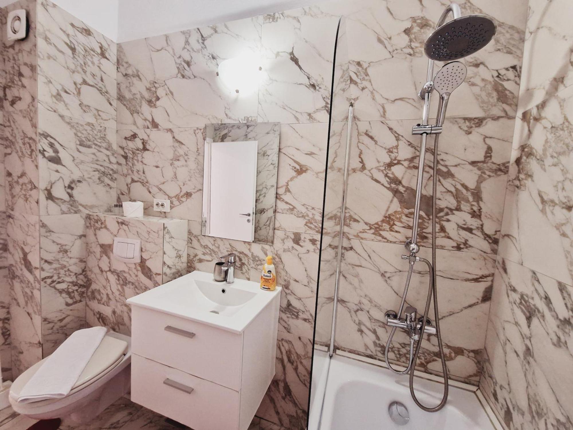 Ultracentral 5* Boutique Hotel Style Apartment. Brand New. 2 Rooms. Spacious. Free Parking Клуж-Напока Экстерьер фото